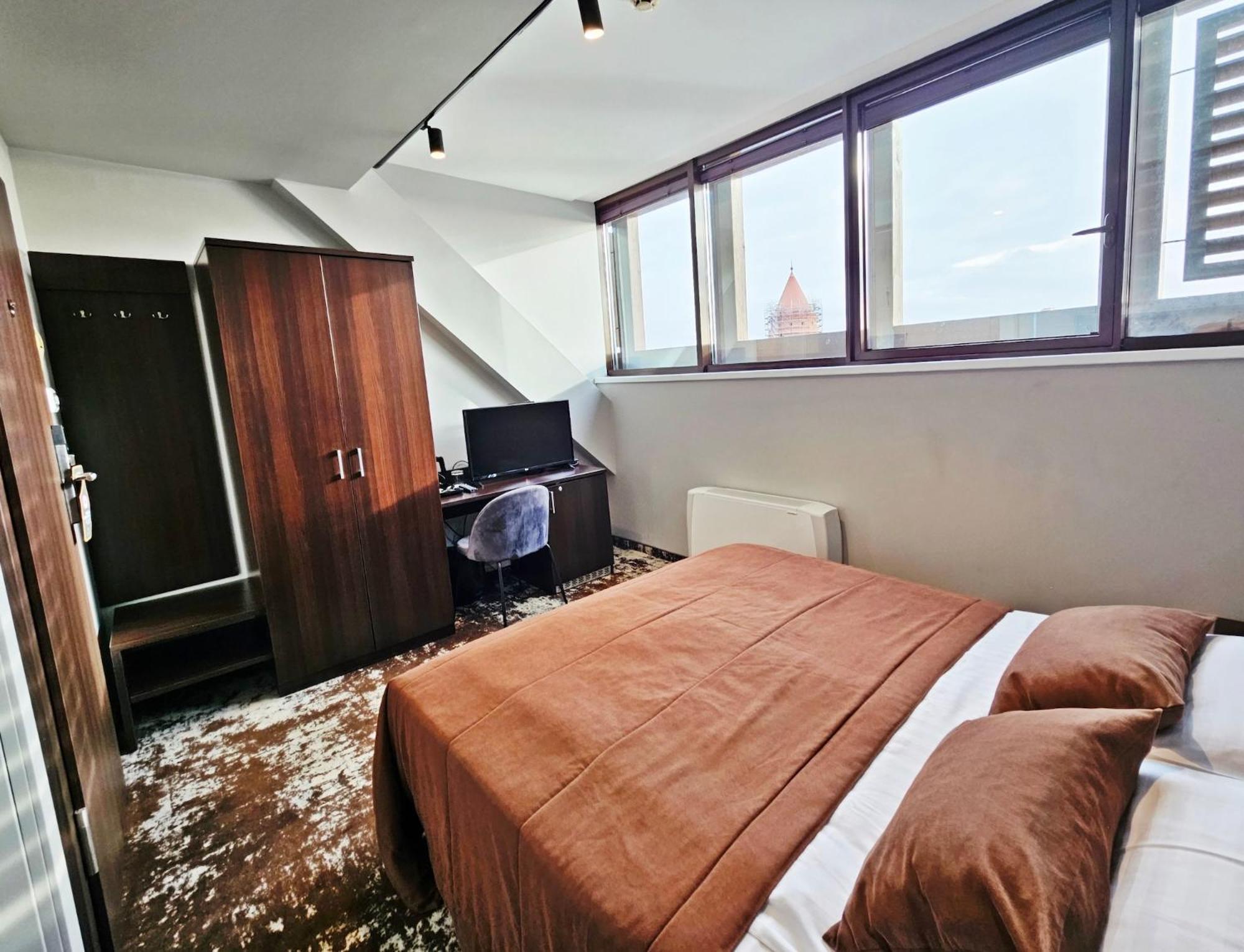Old Mill Hotel Клайпеда Стая снимка